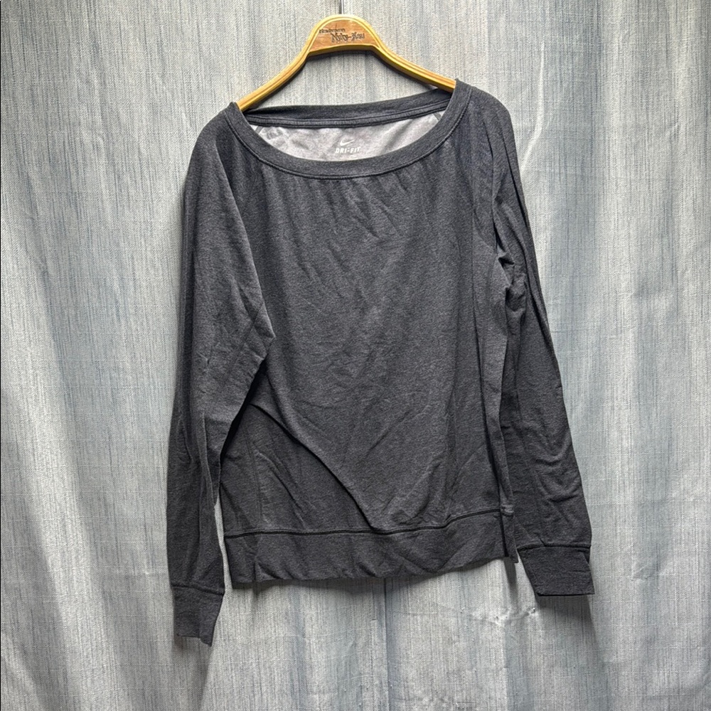 🇺🇸 Nike Gray Women's long sleeve sweater Top size medium